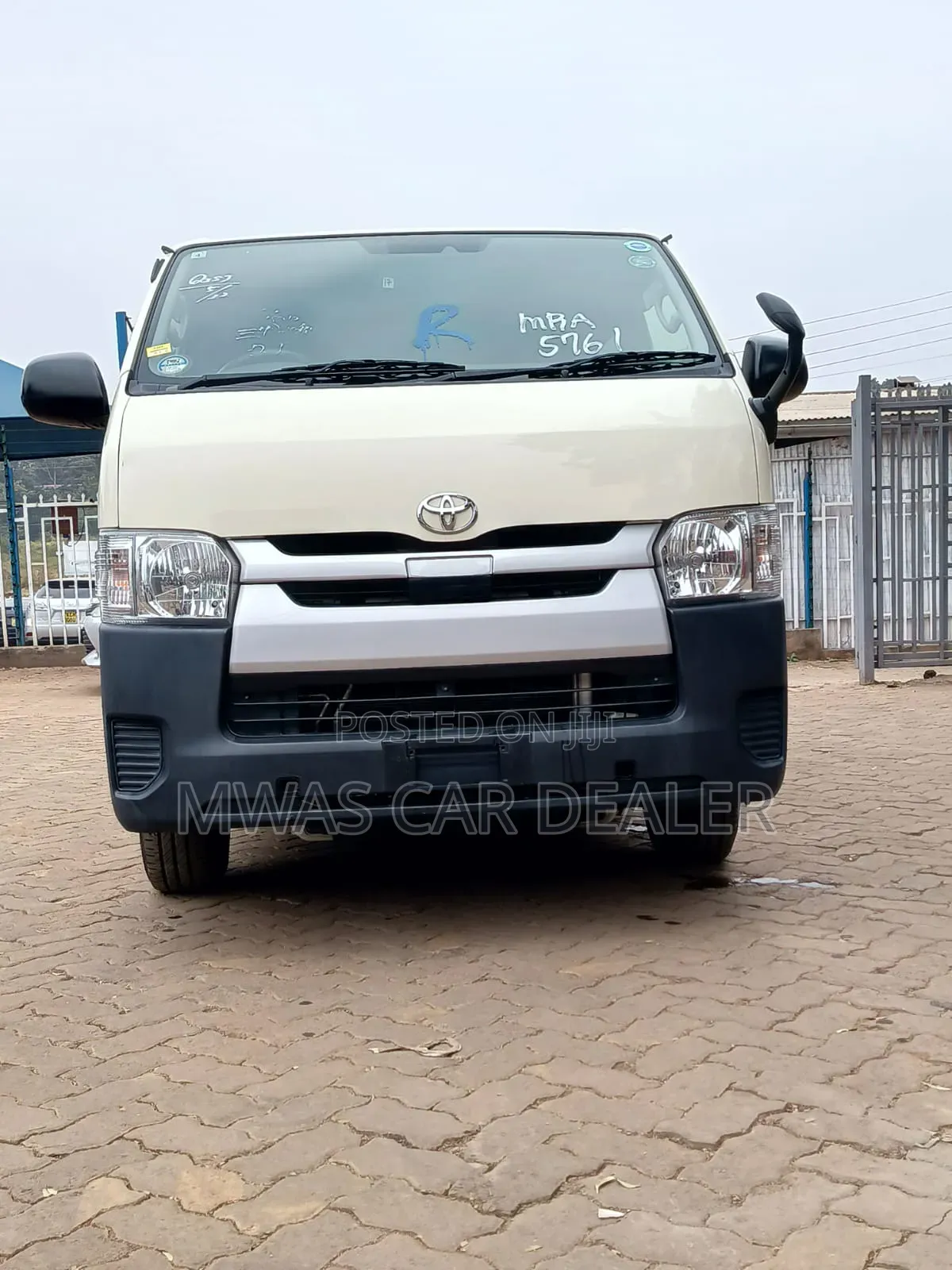 Toyota HiAce 2019