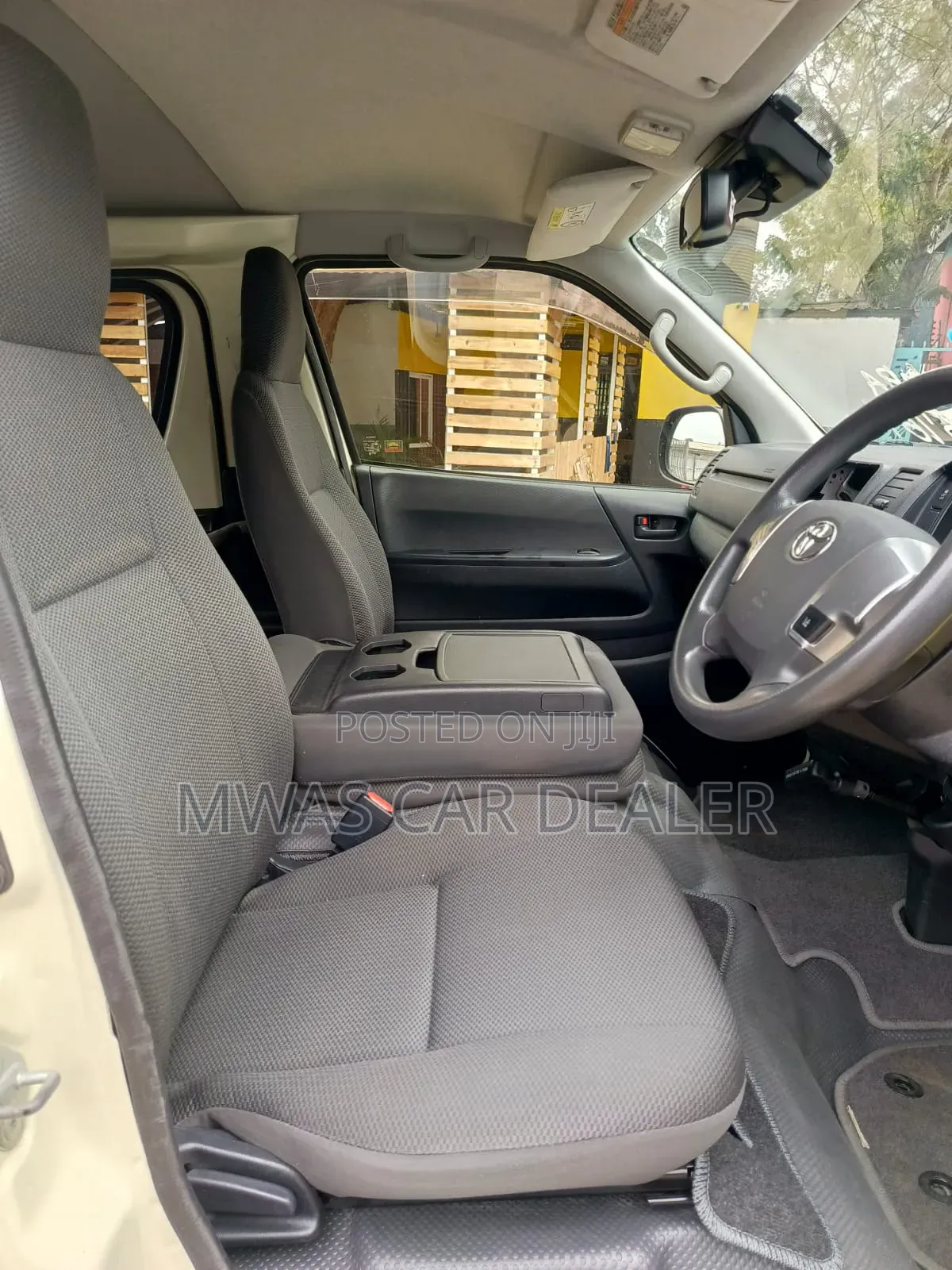 Toyota HiAce 2019