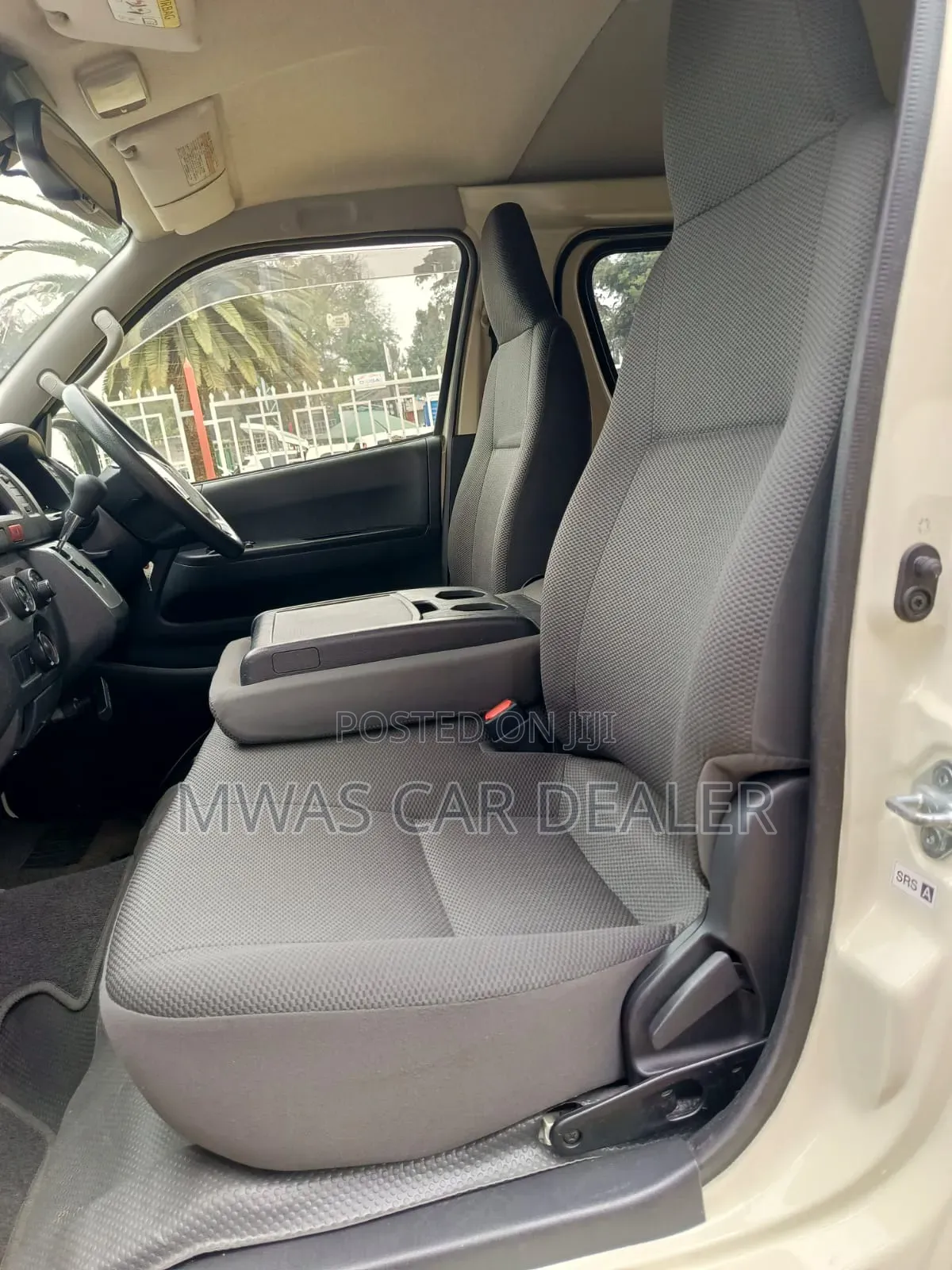 Toyota HiAce 2019