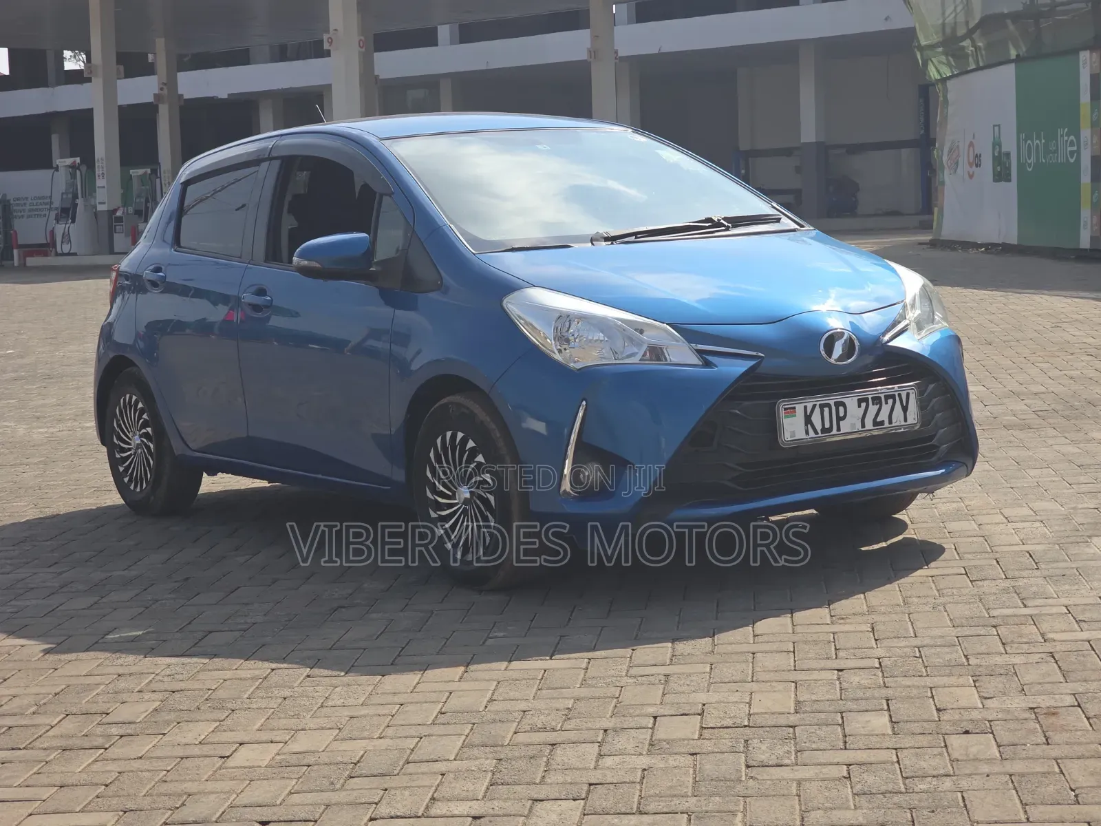 Toyota Vitz 2017 Blue
