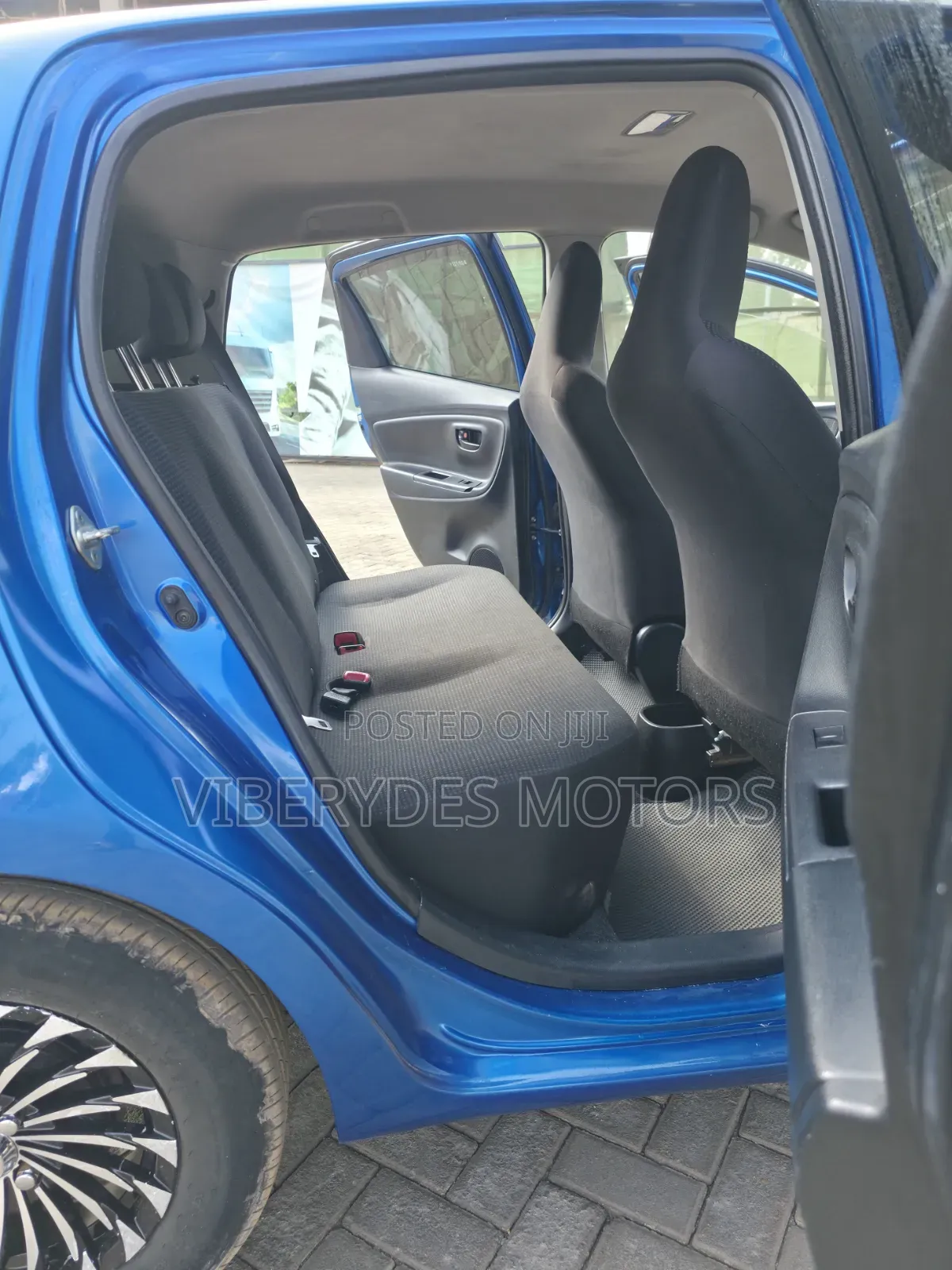 Toyota Vitz 2017 Blue