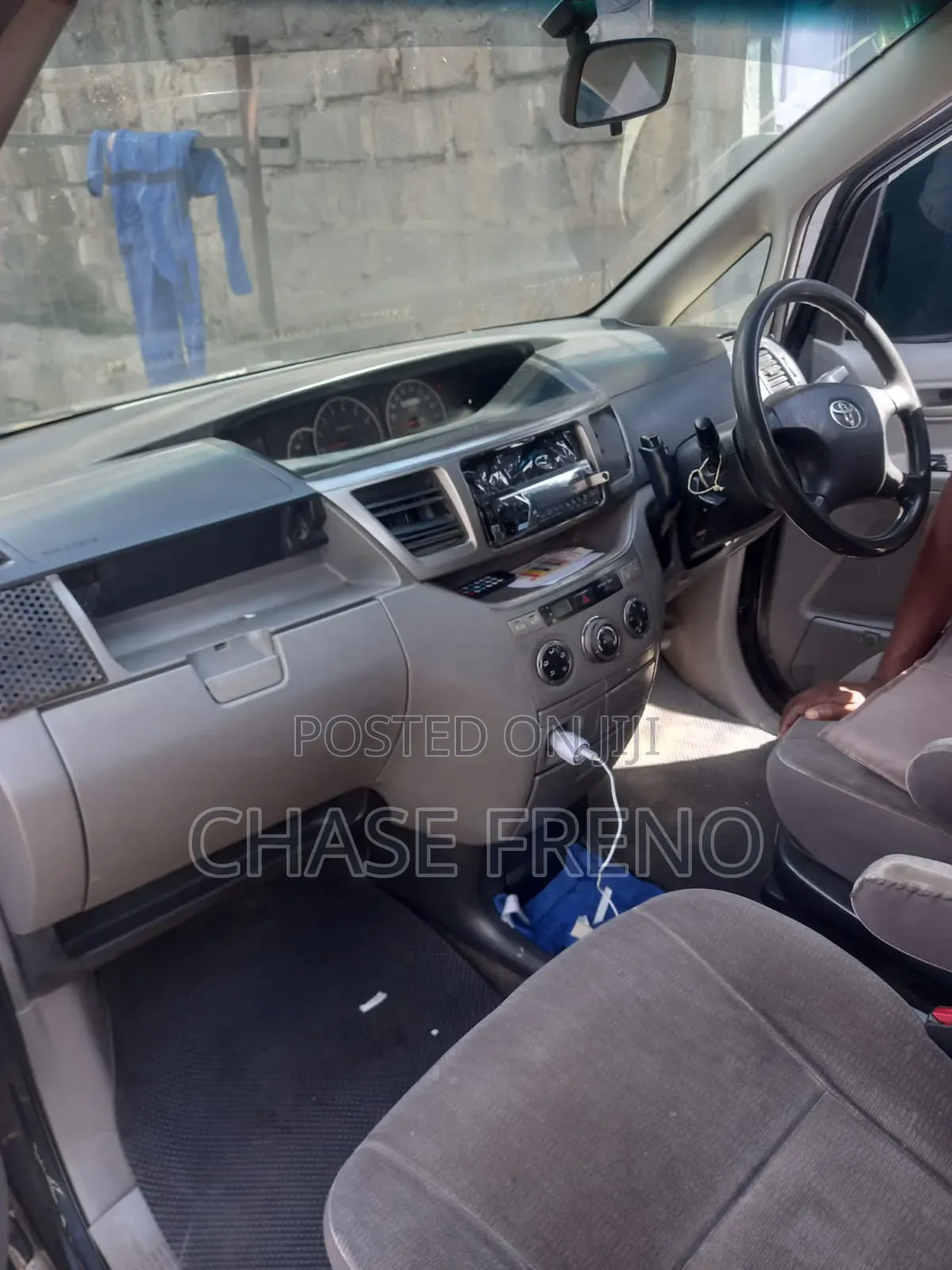 Toyota Noah 2003 Black