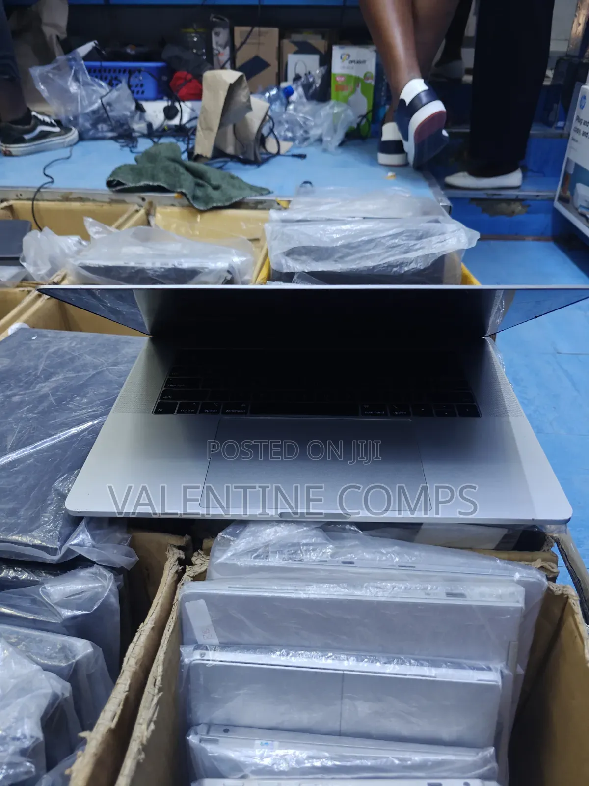 Laptop Apple MacBook Pro 16GB Intel Core i7 SSD 512GB