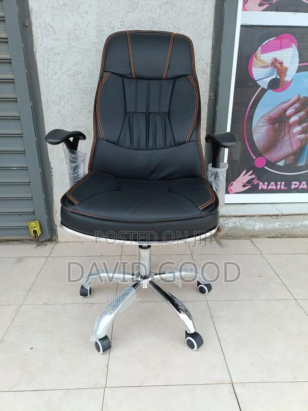 Two Gears Leather Chair - main view