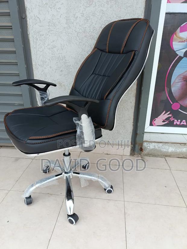 Two Gears Leather Chair - thumbnail 2