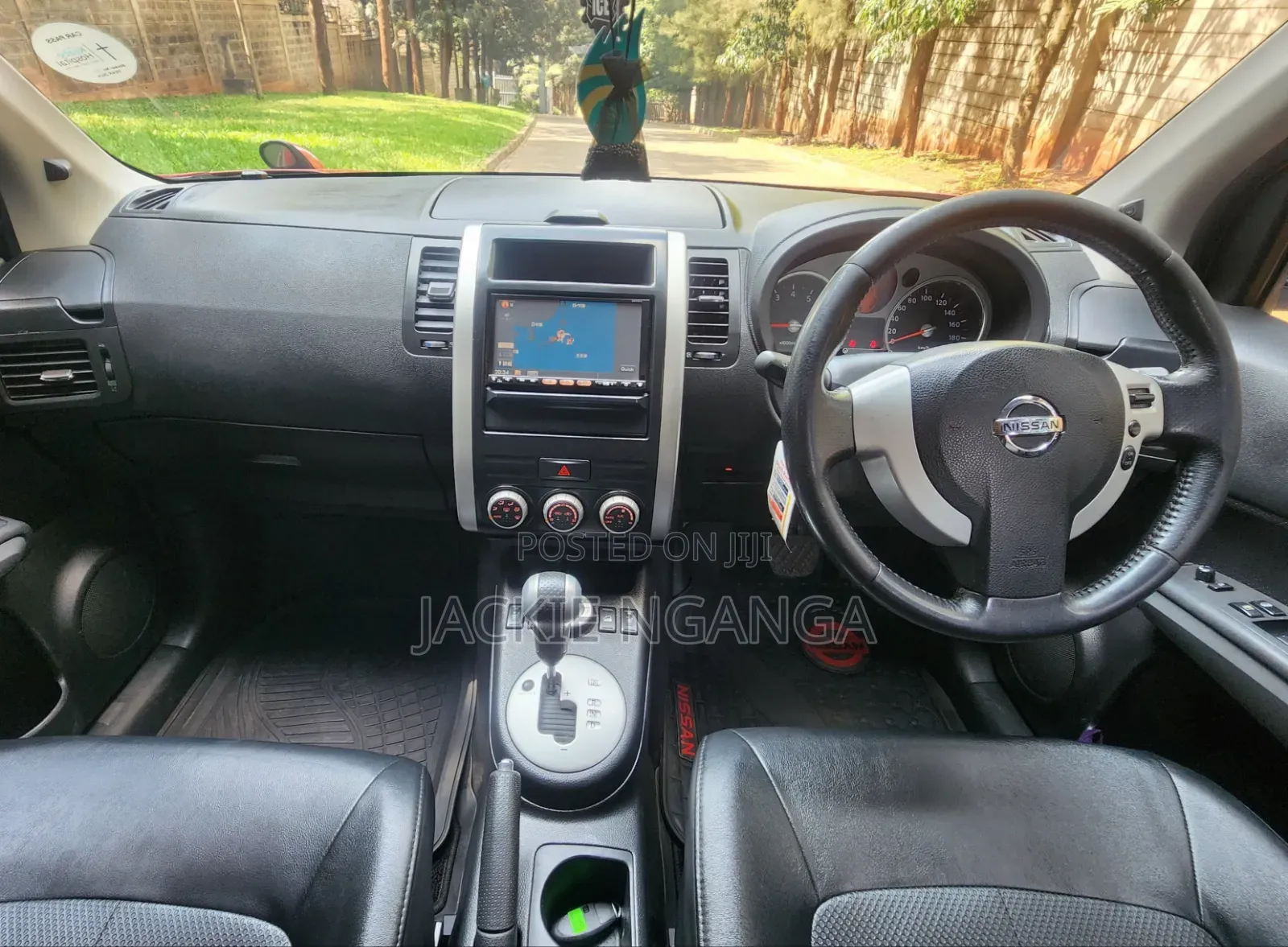 Nissan X-Trail 2010 Red