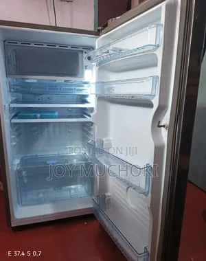 Von Fridge 185liters