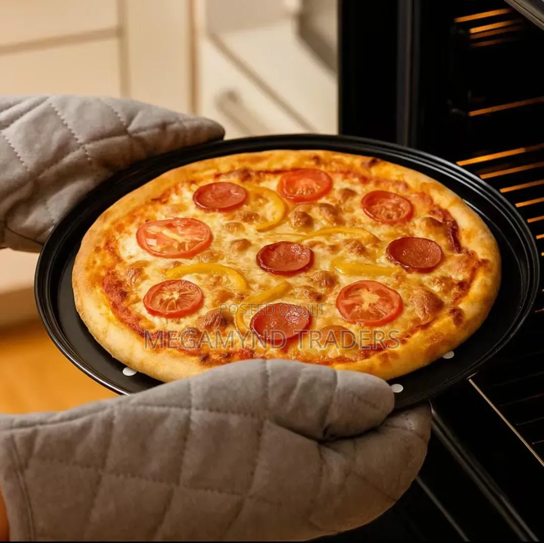 Pizza Pan /Nonstick Perforated Pizza Plate