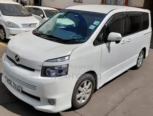 Toyota Voxy X L Edition 2WD 8-Seater 2008 White