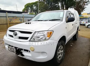 Toyota Hilux 2009 White
