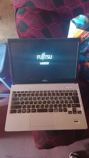 Laptop Fujitsu Lifebook U727 4GB Intel Core i5 SSD 128GB