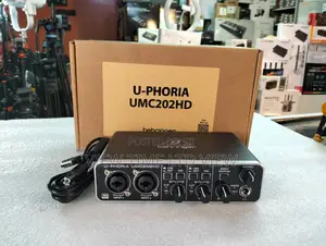 Behringer U-Phoria UMC202HD 2×2 USB Audio Interface