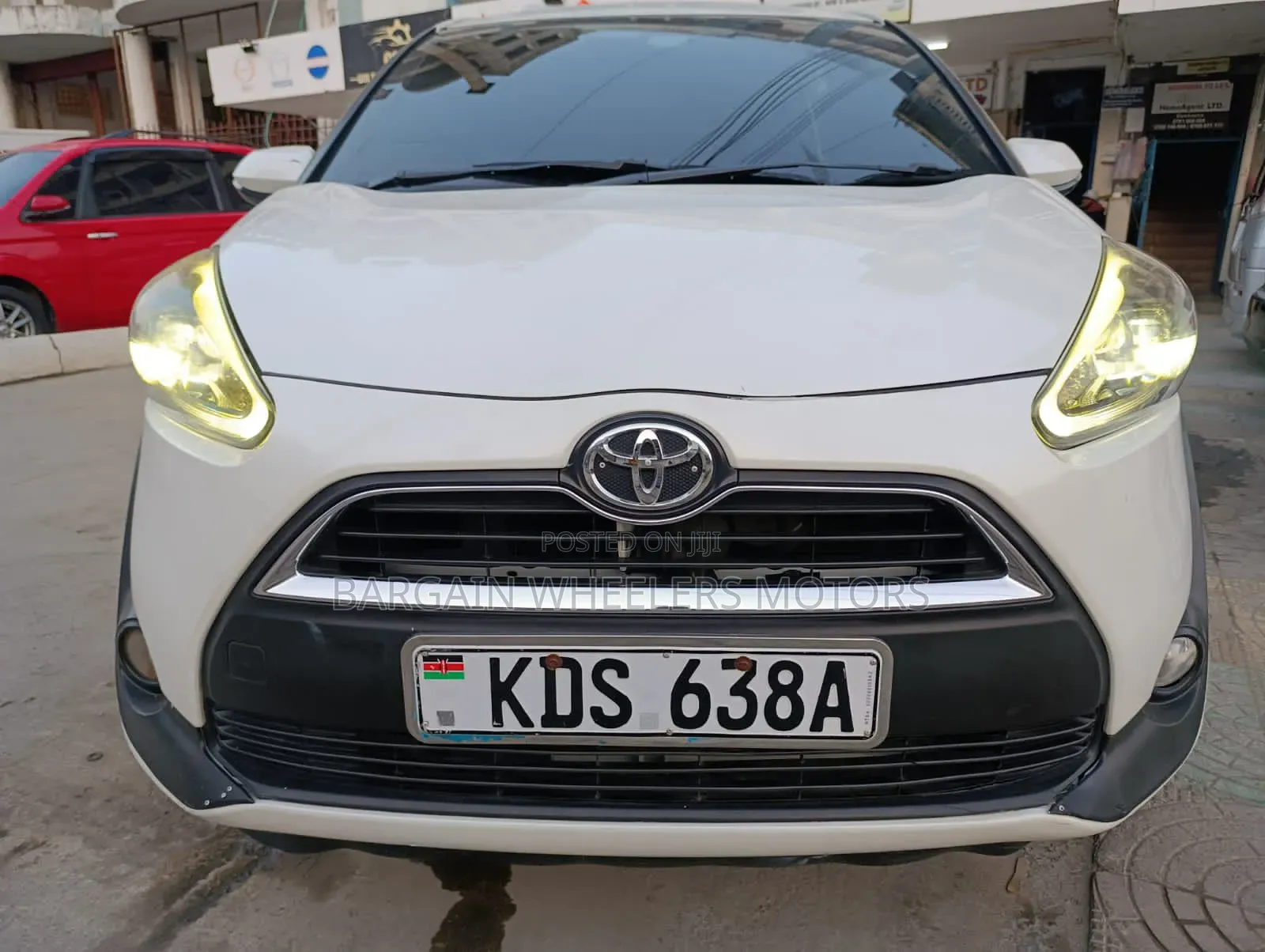 Toyota Sienta 2017 Silver