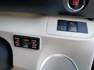 Toyota Sienta 2017 Silver