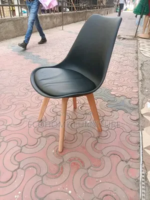 Eames Chair Padded Seats With Wooden Legs