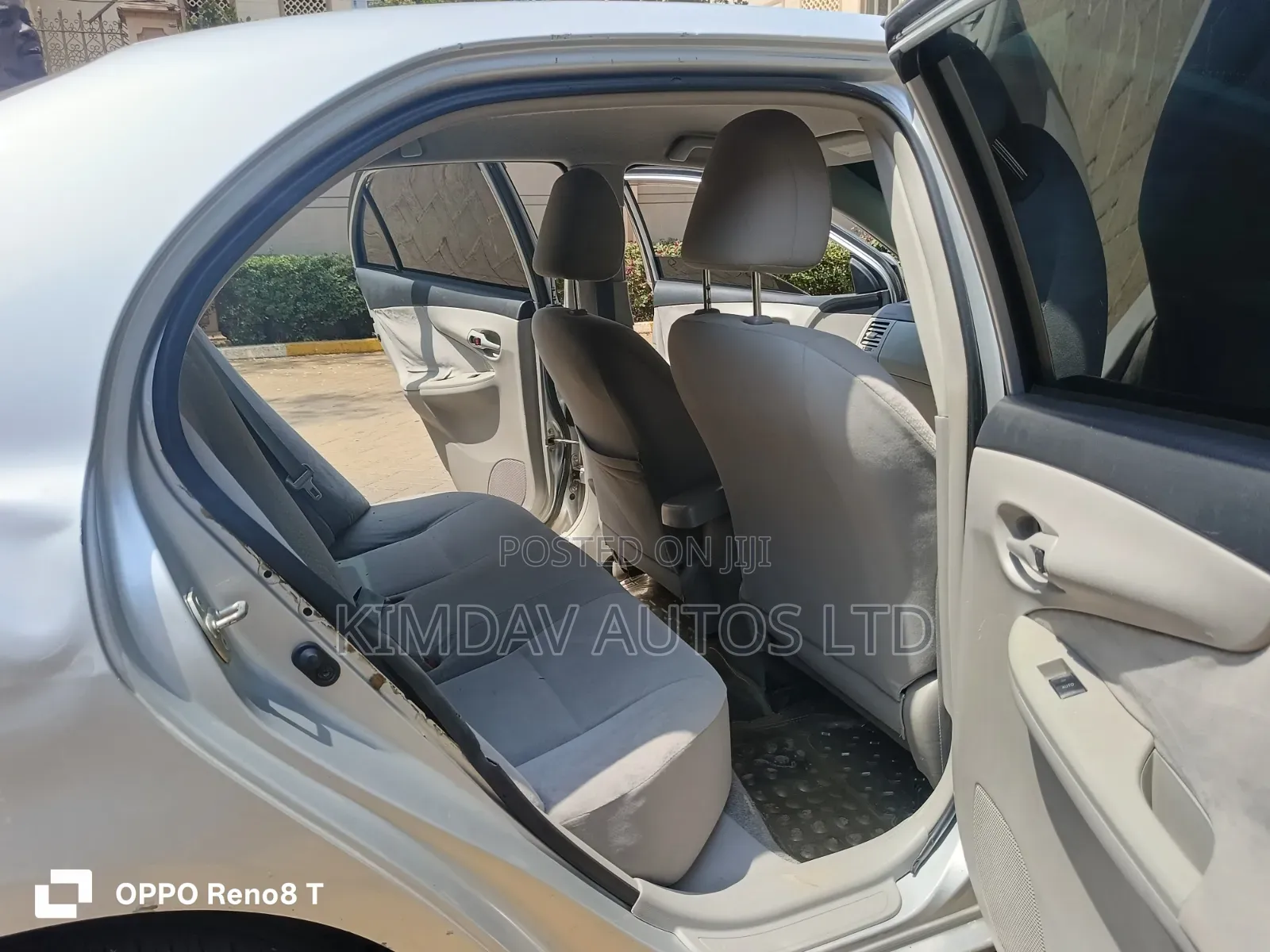 Toyota Axio 2011 Silver