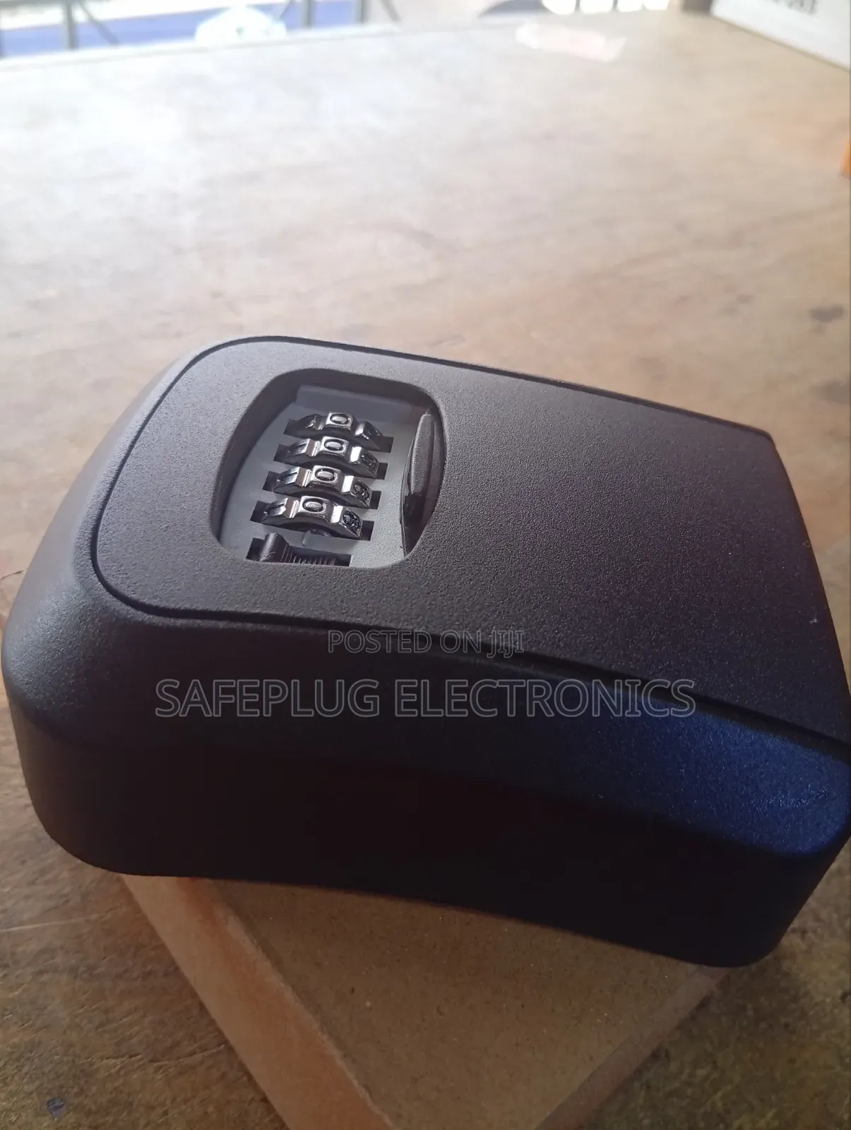 Metallic Key Lock Box – Secure Wall Mounted Key Safe
