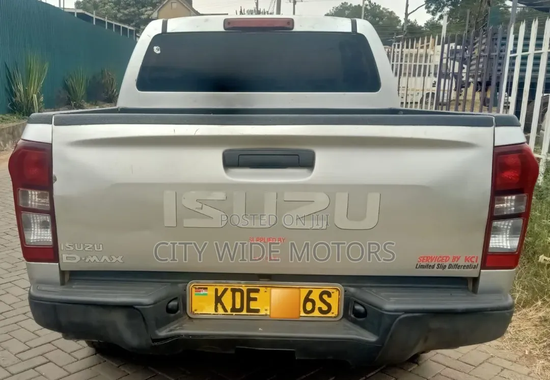 Isuzu D-MAX 2022 Gray