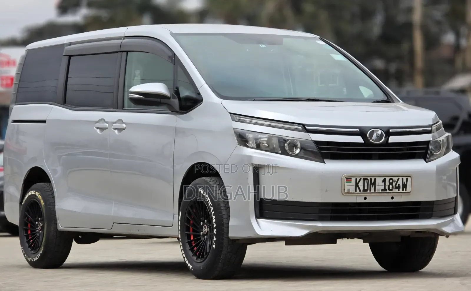 Toyota Voxy 2016 Silver