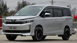 Toyota Voxy 2016 Silver