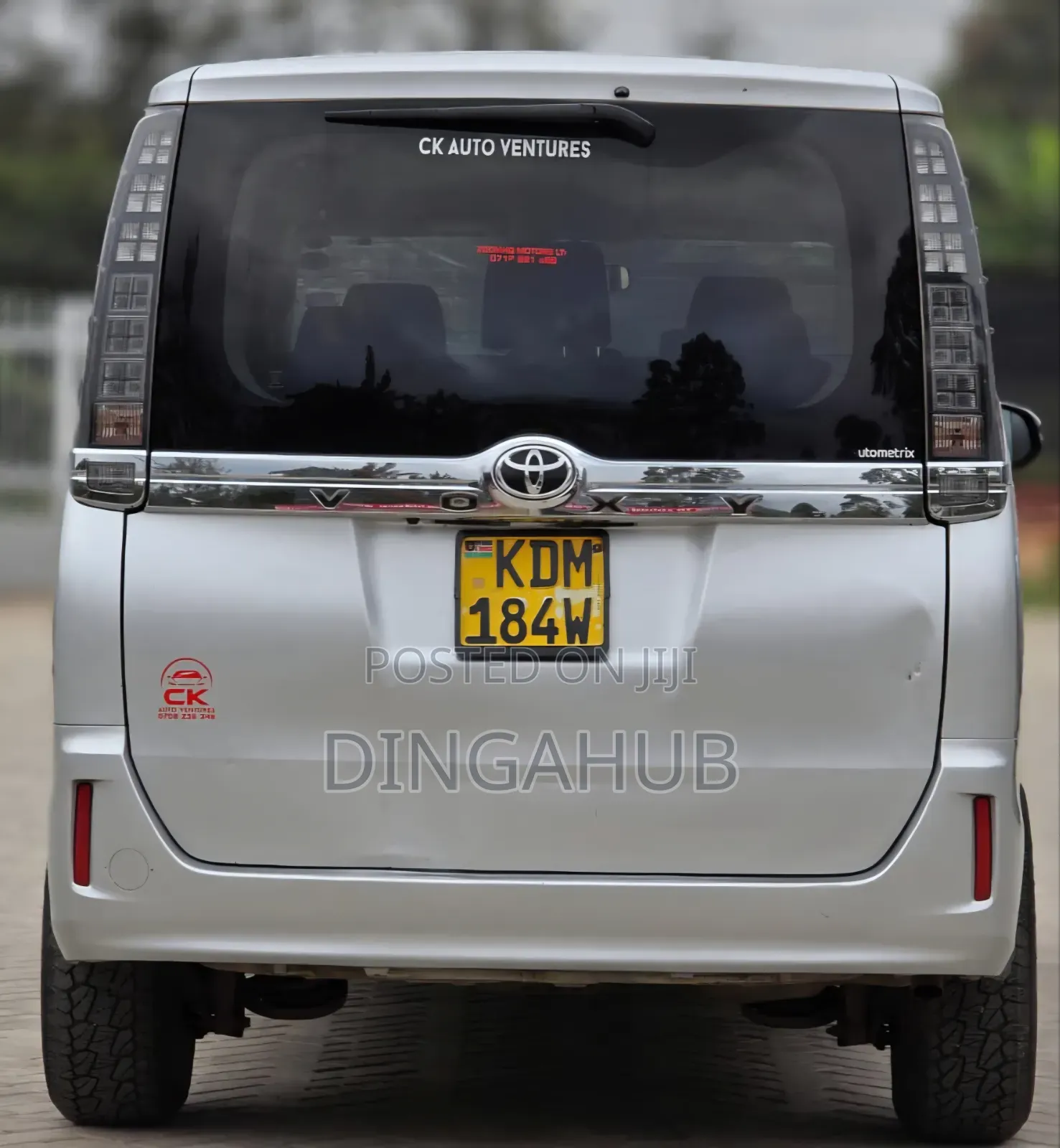 Toyota Voxy 2016 Silver