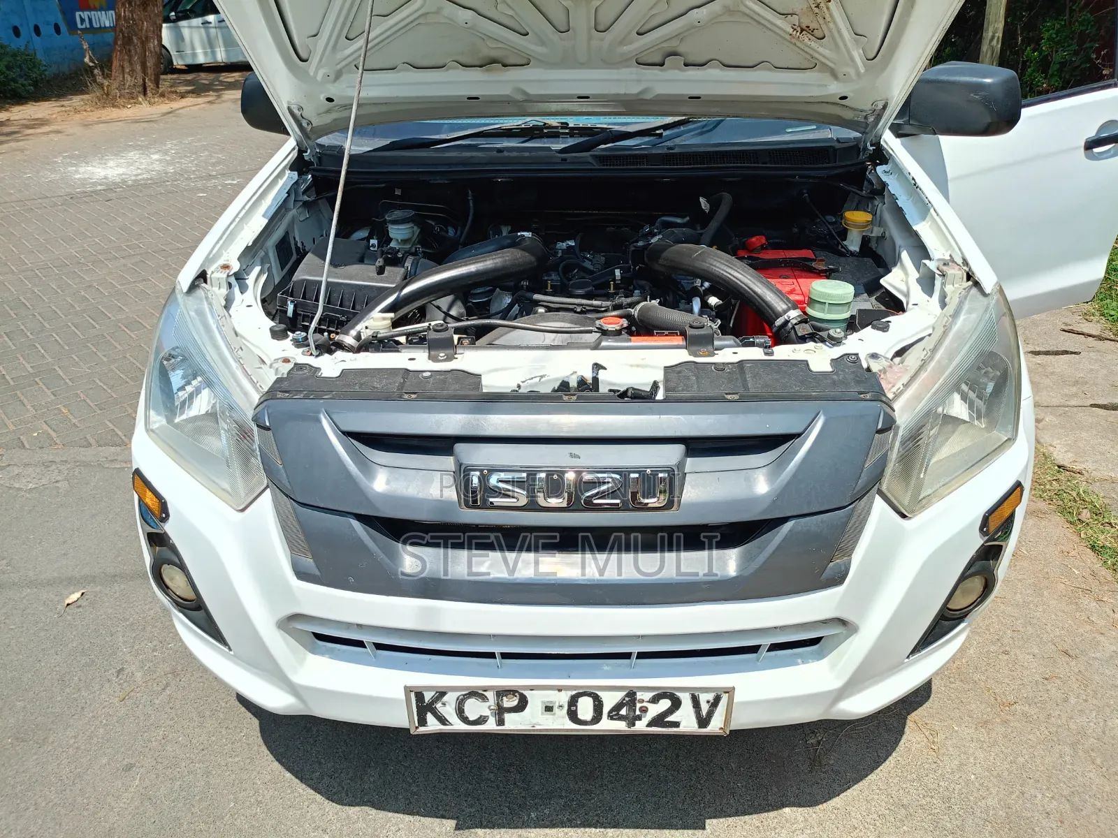 Isuzu D-MAX 2017 White