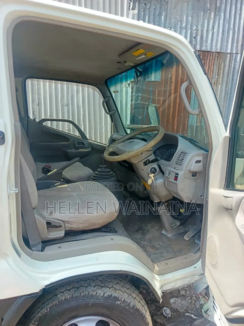 Toyota Dyna 2011 White