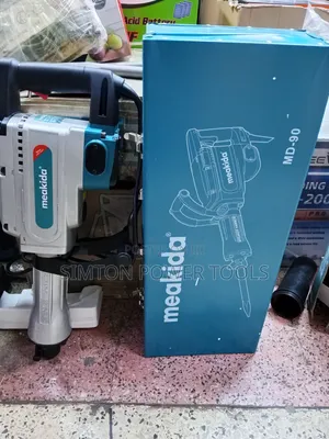 Meakida 2200W Demolition Hammer