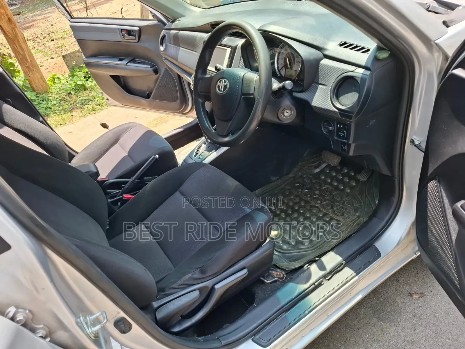 Toyota Corolla Fielder 2013 Silver