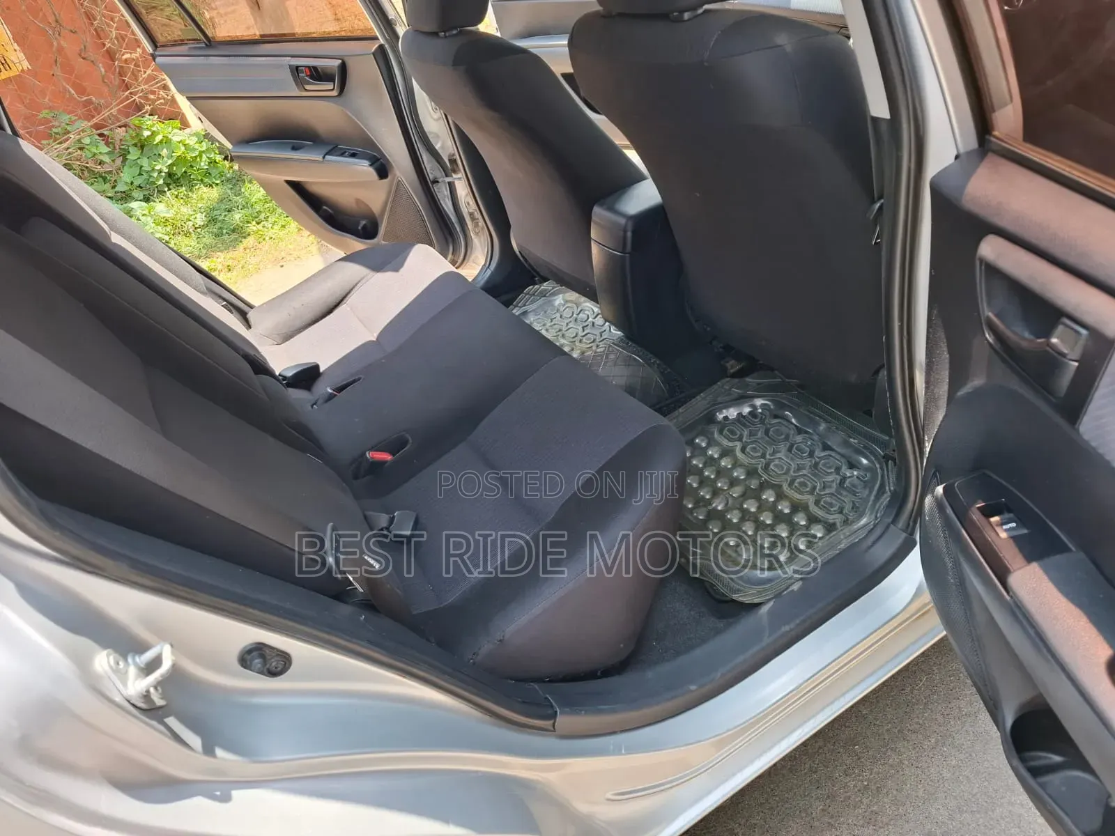 Toyota Corolla Fielder 2013 Silver