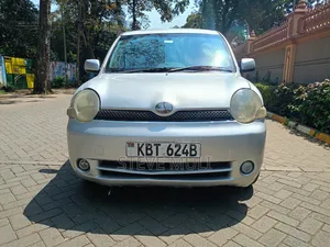 Toyota Sienta 2007 Silver