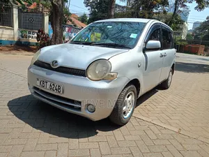 Toyota Sienta 2007 Silver