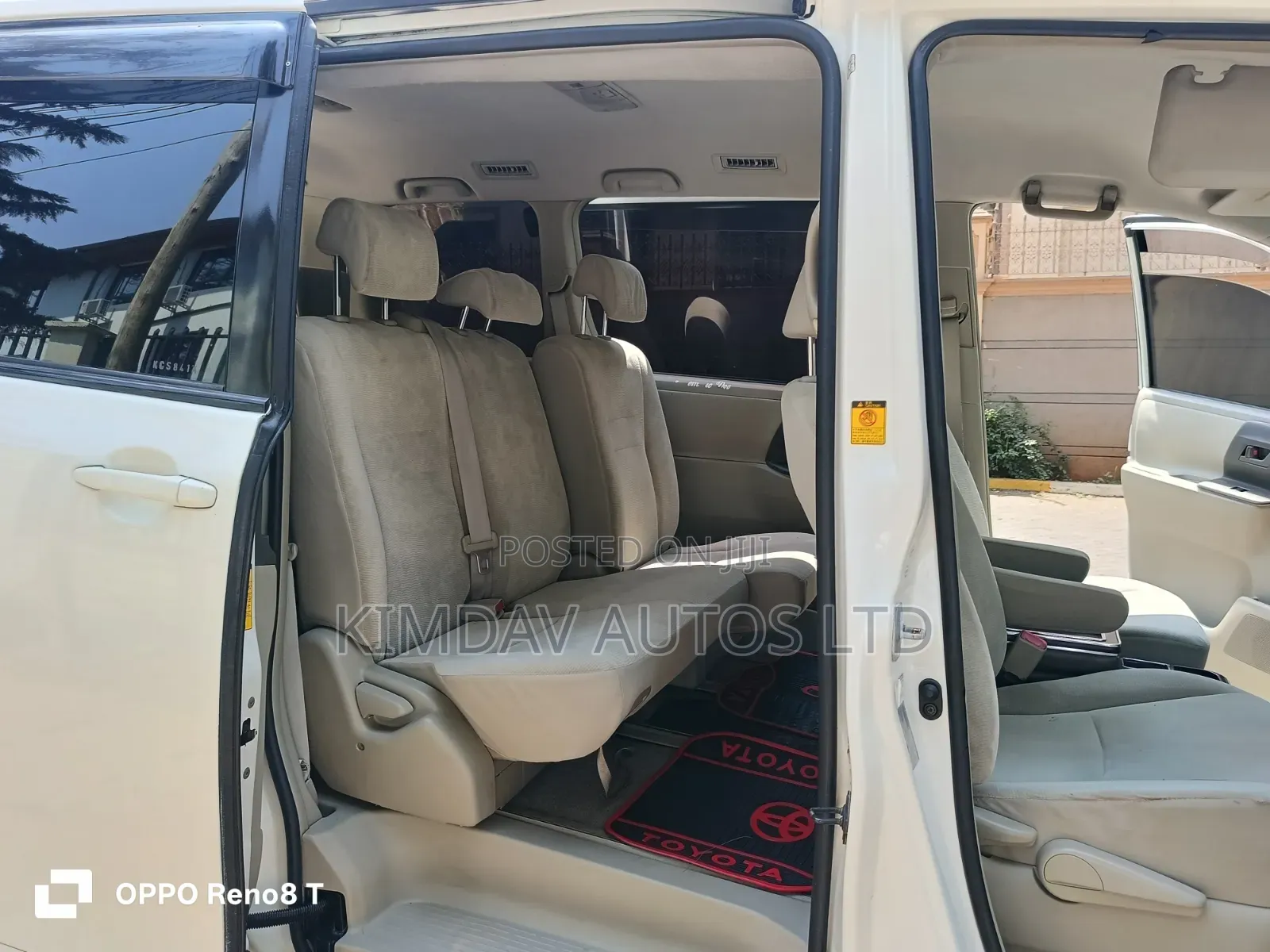 Toyota Noah 2011 White
