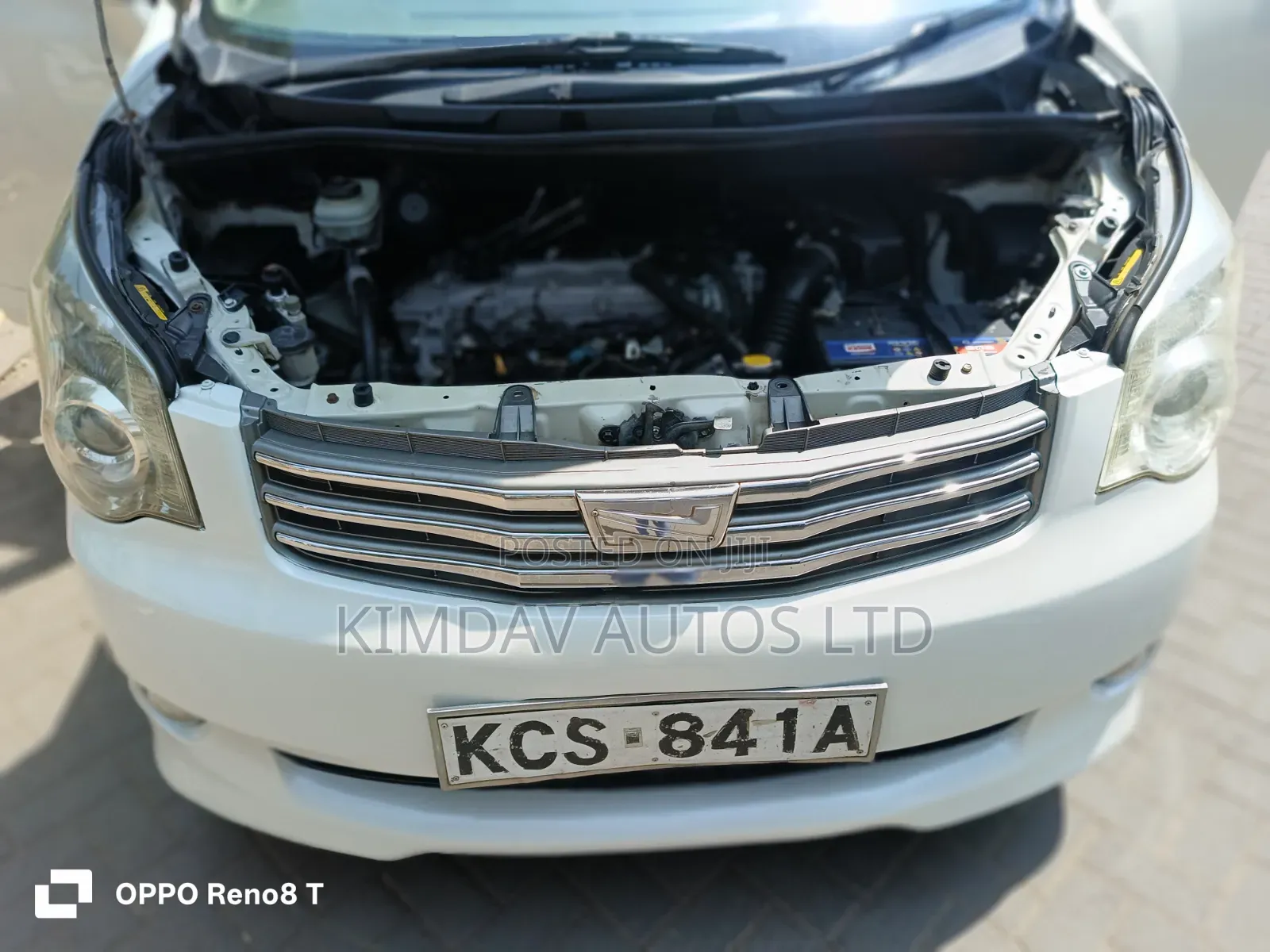 Toyota Noah 2011 White