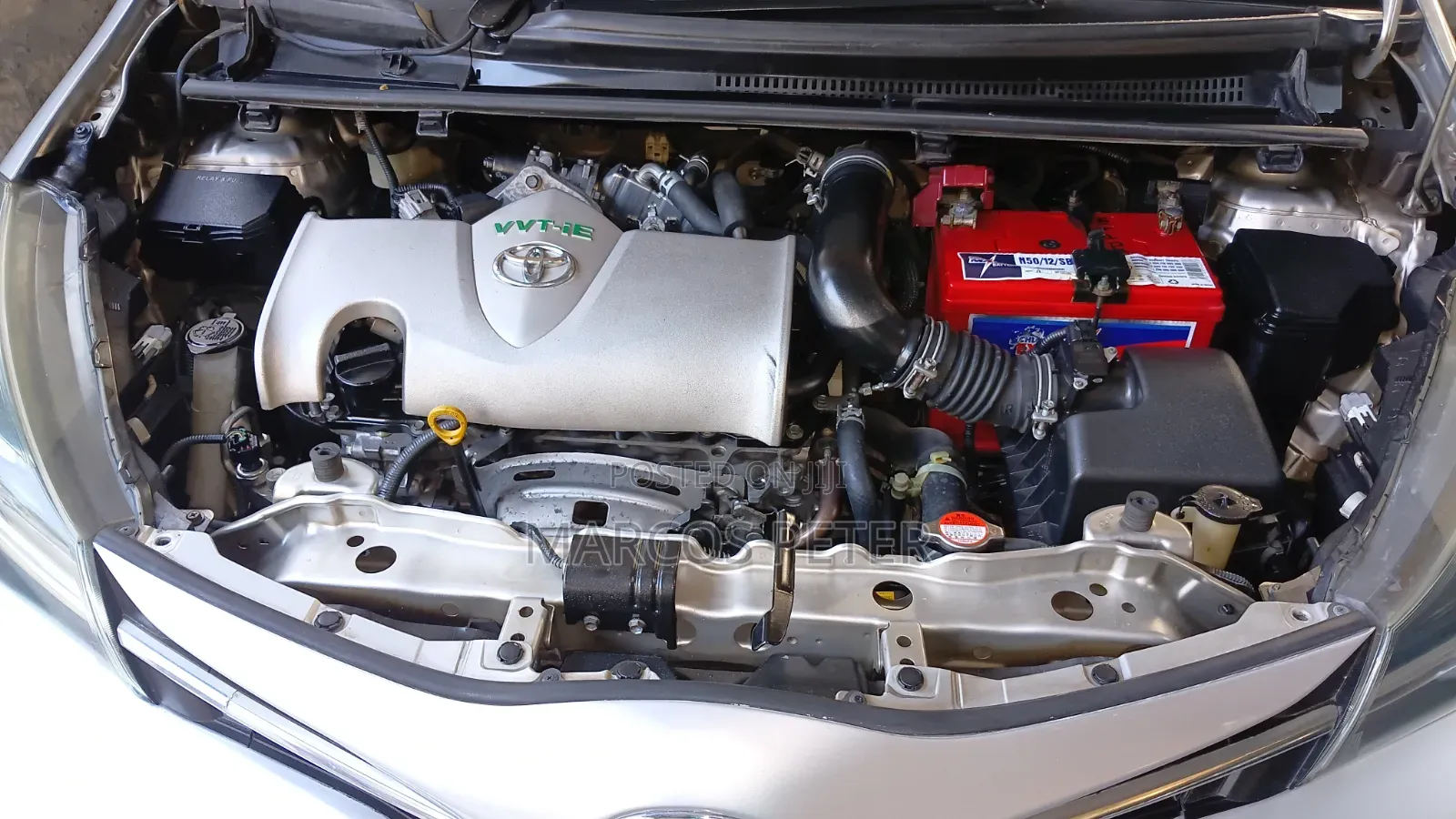 Toyota Vitz 2017 Silver