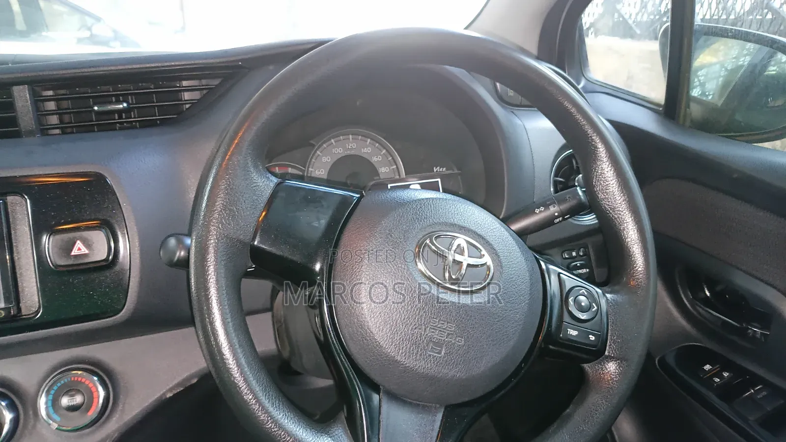 Toyota Vitz 2017 Silver