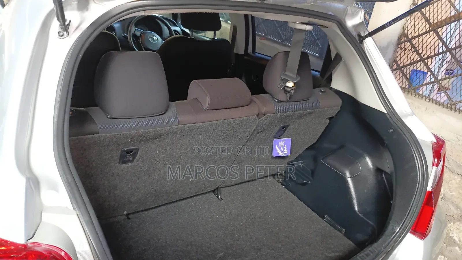 Toyota Vitz 2017 Silver