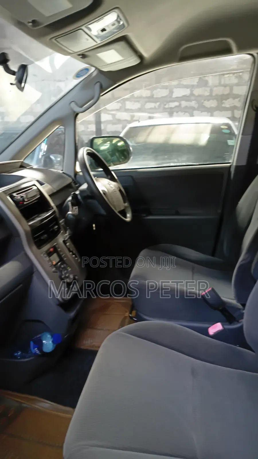 Toyota Noah 2017 Silver