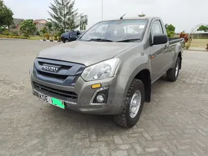 Isuzu D-MAX 2022 Beige