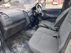 Isuzu D-MAX 2022 Beige