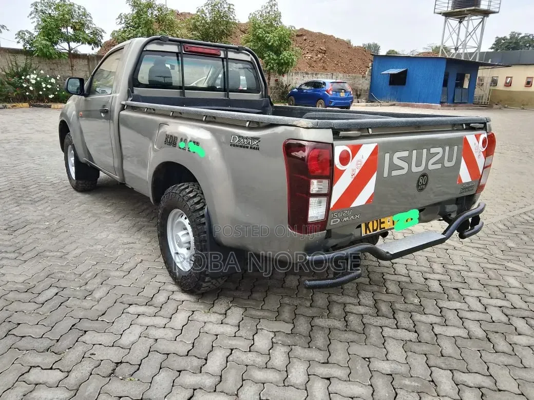 Isuzu D-MAX 2022 Beige