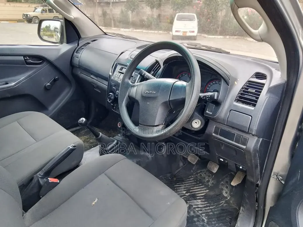 Isuzu D-MAX 2022 Beige
