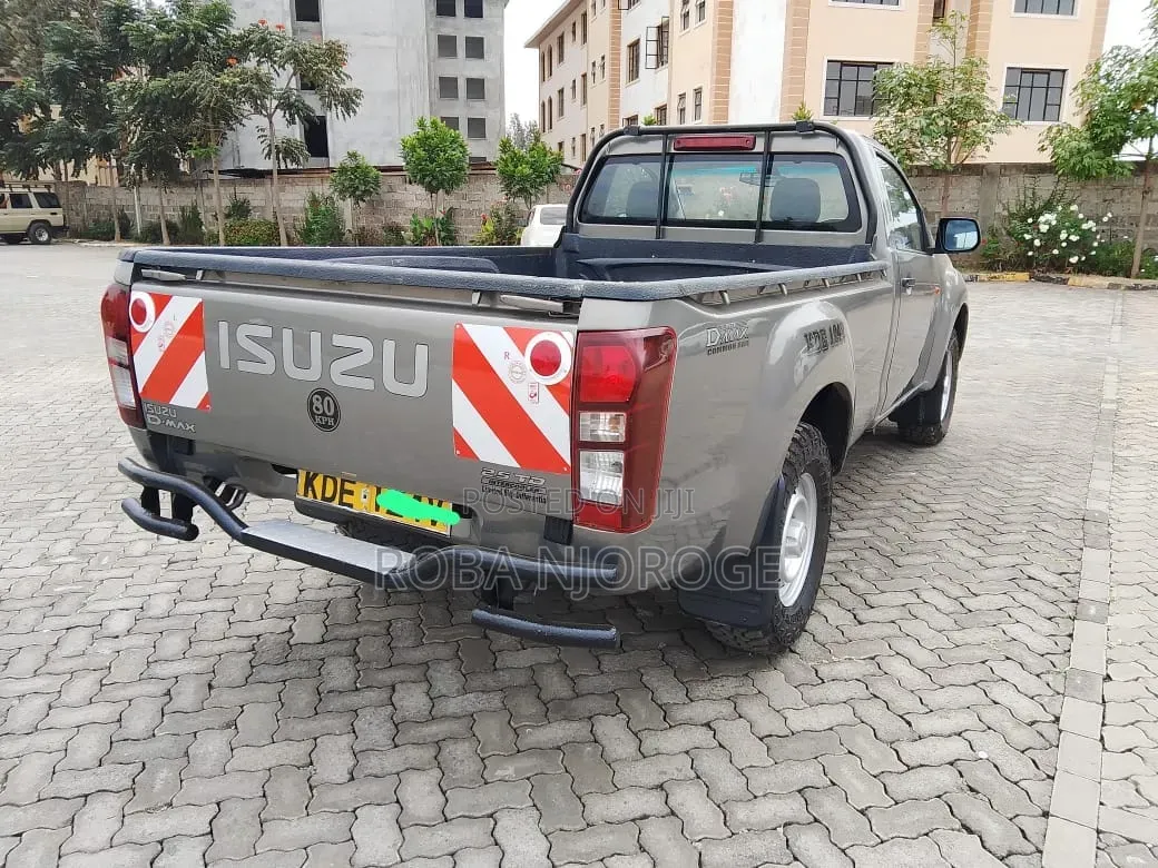 Isuzu D-MAX 2022 Beige