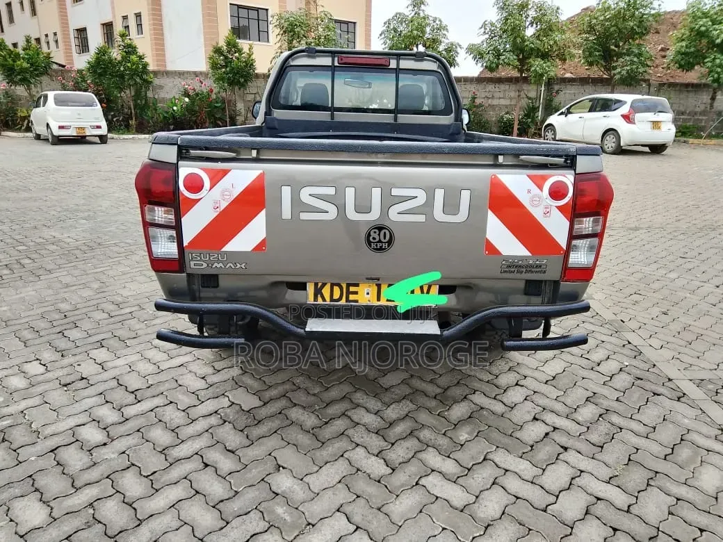Isuzu D-MAX 2022 Beige
