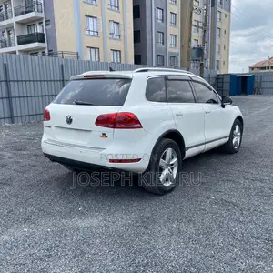 Volkswagen Touareg Hybrid 2012 White