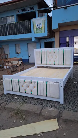 Mocket Bed Available With Fluffy and Warm Fabric