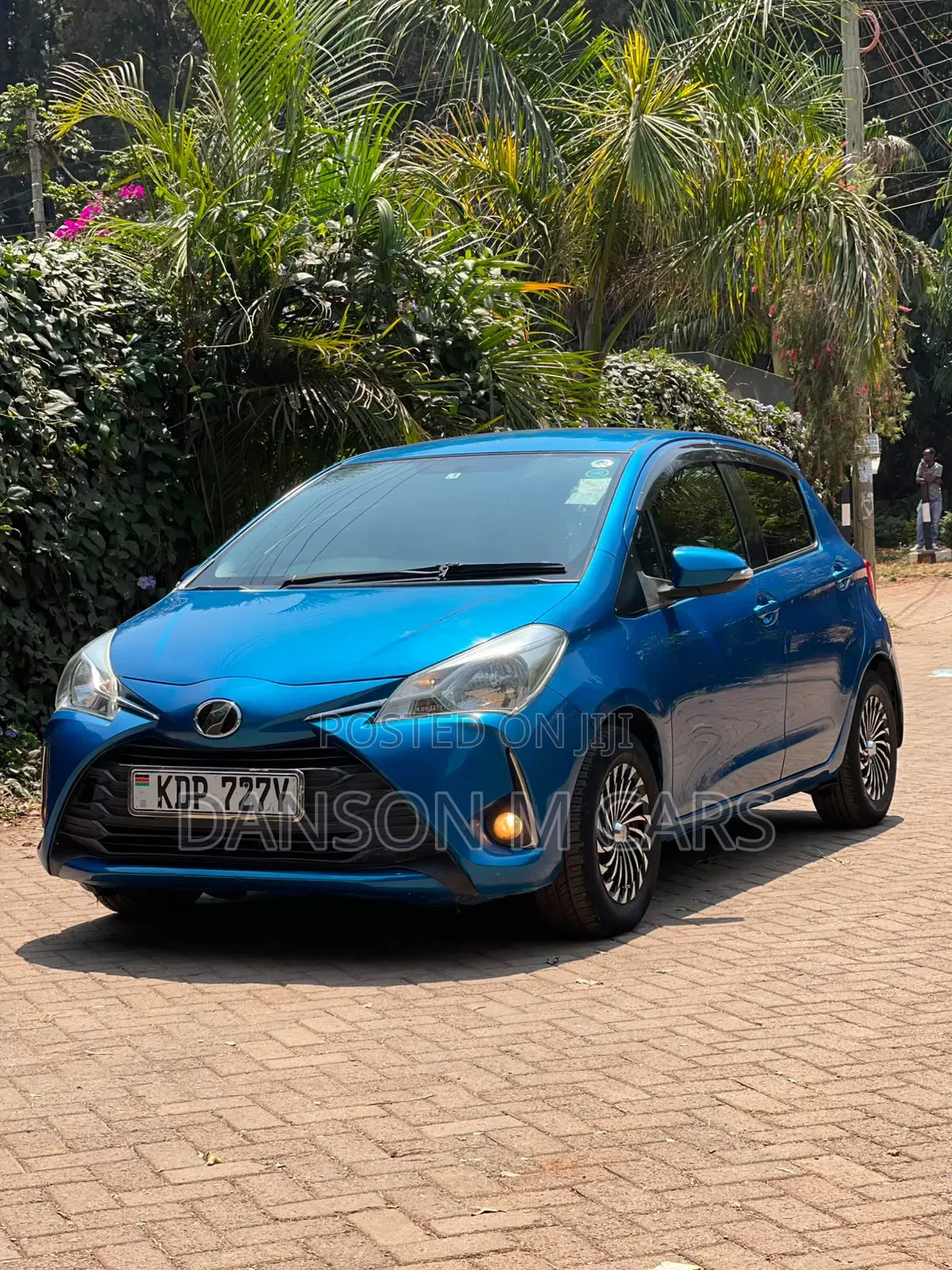 Toyota Vitz 2017 Blue