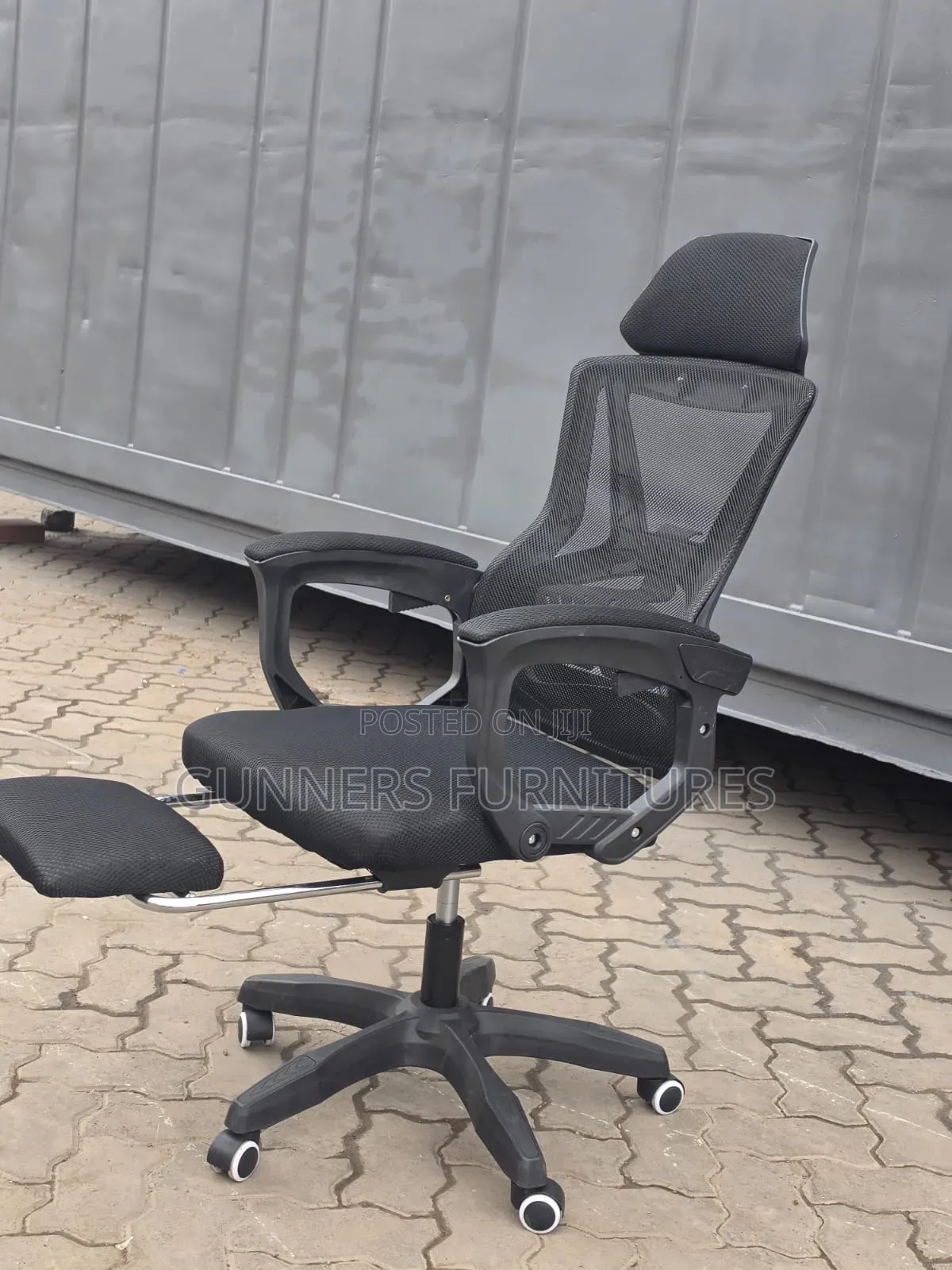 Executive Office Chair With Footrest