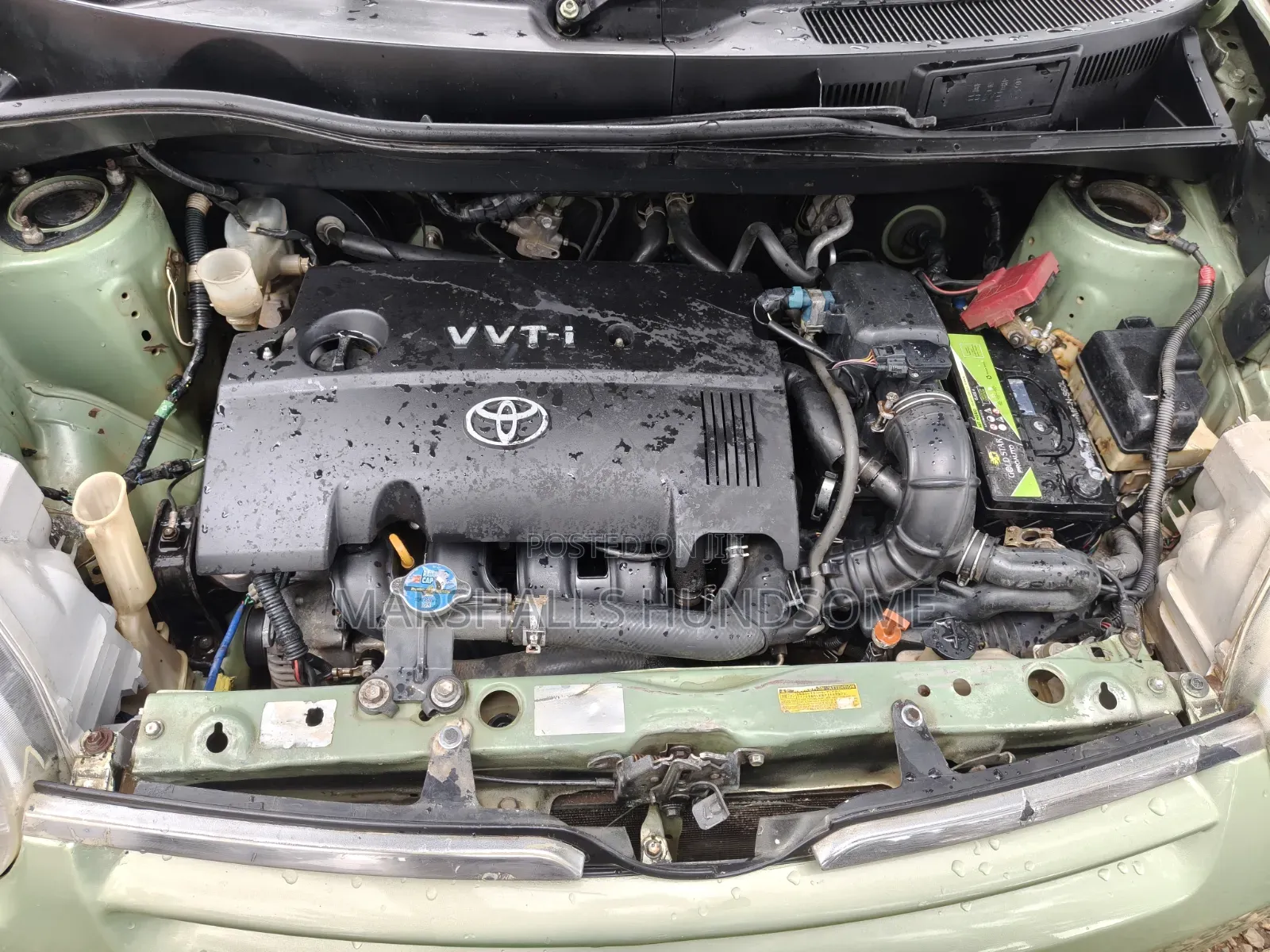 Toyota Sienta 2010 Green