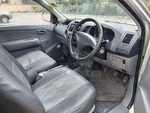 Toyota Hilux 2011 Silver
